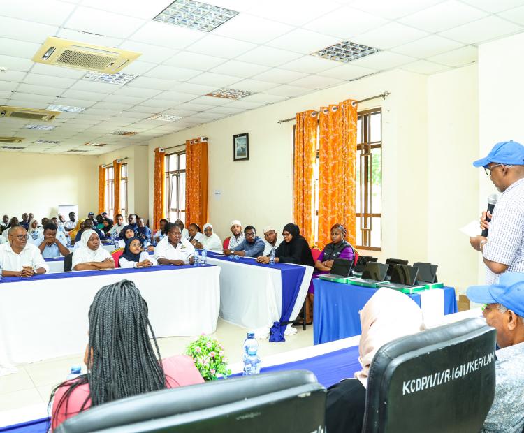 𝐍𝐚𝐢𝐫𝐨𝐛𝐢, 𝐊𝐞𝐧𝐲𝐚 – 𝐉𝐮𝐥𝐲 𝟑, 𝟐𝟎𝟐𝟓 - The Ministry of Health has achieved a major stride in digital health reforms with the handover of 100 digital devices to Lamu County a move aimed at strengthening transparency, accountability, and restoring public confidence in healthcare delivery.  Speaking at the KEFRI grounds in Mokowe Sub-County, Cabinet Secretary for Health Hon. Aden Duale spotlighted the rollout of the Comprehensive and Integrated Health Information System (CIHIS). The system, which